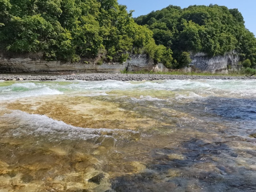 Горная река на фестивале кундалини йоги в Белых Скалах Горная река на фестивале кундалини йоги в Белых Скалах