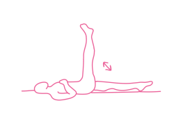 Поочередные подъёмы ног на 90 градусов с руками на Сердечном Центре, вдохом через нос и выдохом через рот (4 мин)