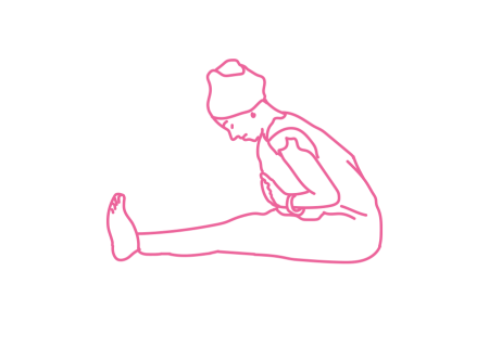 Наклоны вперед из положения лежа (26 раз)