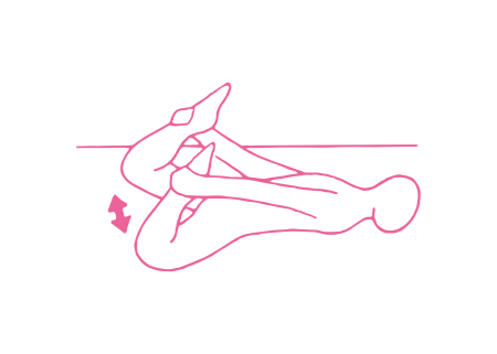 Разведение и сведение лодыжек руками снаружи. Кундалини Йога